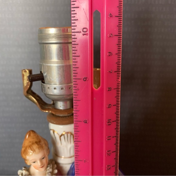 VTG COLONIAL LAMP LADY AND MAN VANITY BOUDOIR - Picture 10 of 11